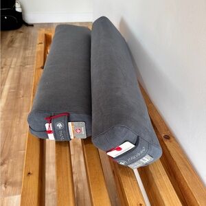 Manduka Enlight yoga bolster (NWT)